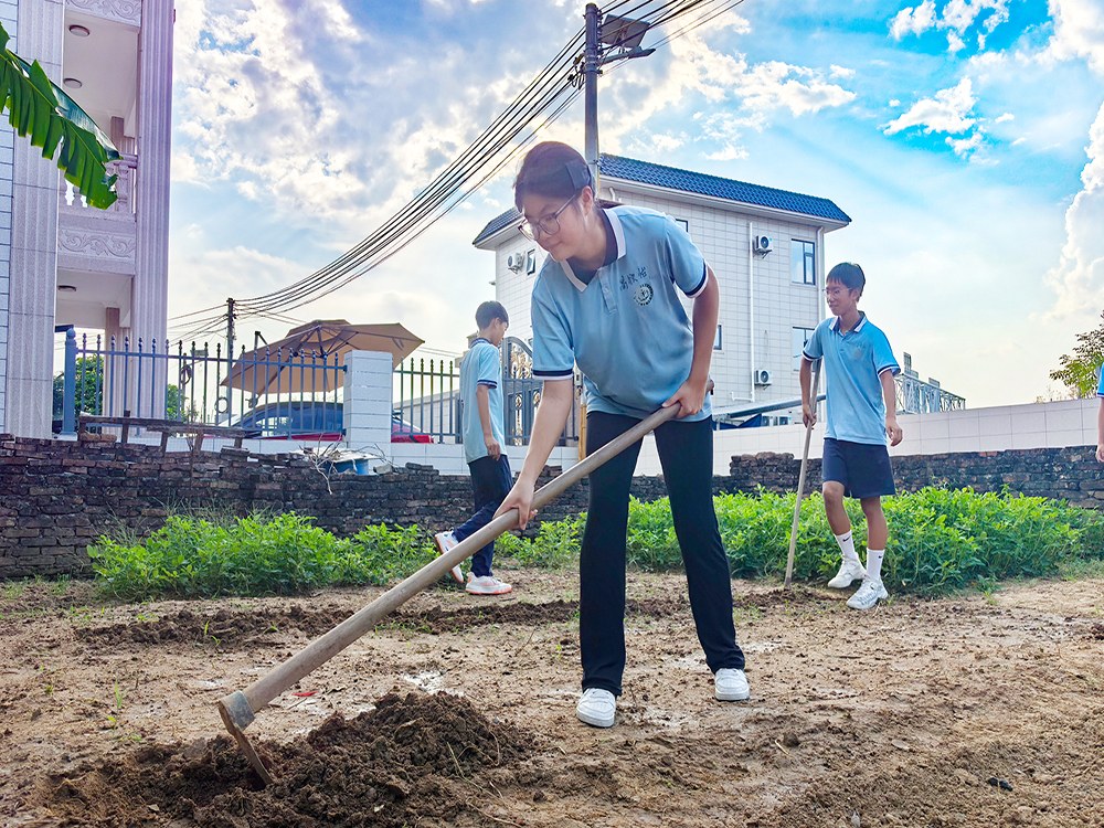 黄山孩子不听话教育改变学校联系电话及择校指南